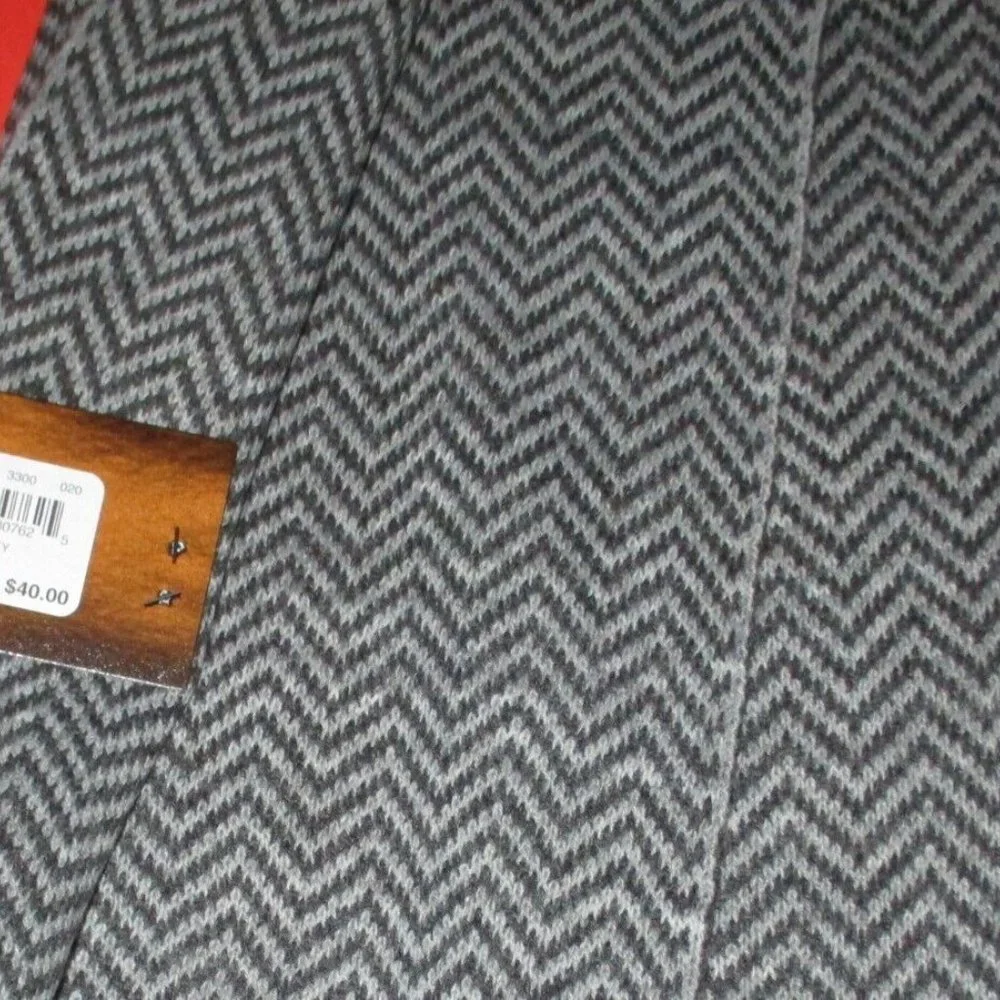 Van Heusen Men's Chevron Gray Scarf 10 x 76 NWT Winter Fall Fashion Accessory